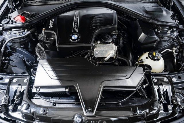 2015 BMW 3 Series 320i xDrive - 22378261 - 17