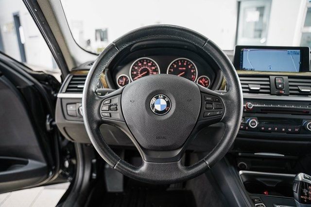 2015 BMW 3 Series 320i xDrive - 22378261 - 28