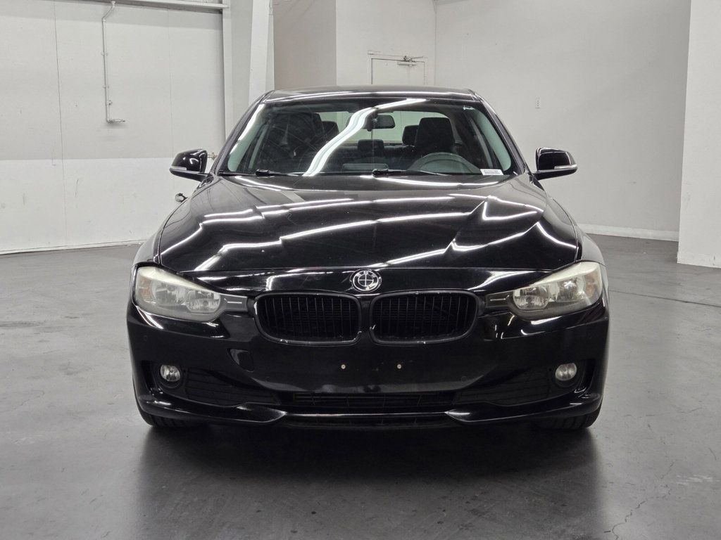 2015 BMW 3 Series 320i xDrive - 22903997 - 4