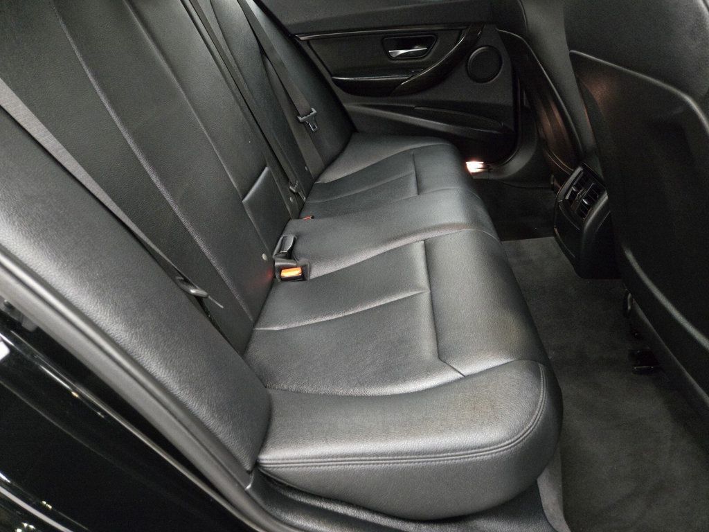 2015 BMW 3 Series 320i xDrive - 22979378 - 10