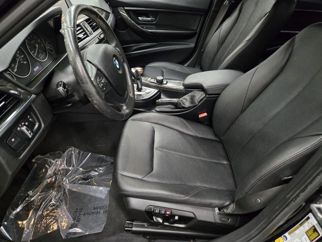 2015 BMW 3 Series 320i xDrive - 22979378 - 6