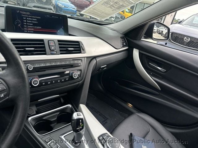 2015 BMW 3 Series 320i xDrive - 23061424 - 9