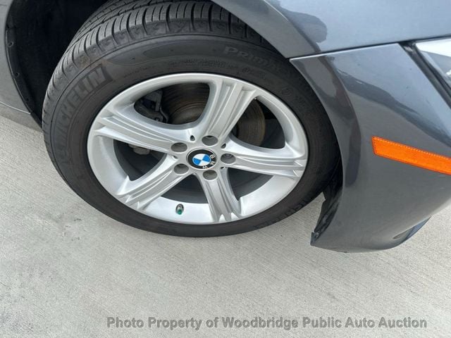 2015 BMW 3 Series 320i xDrive - 23061424 - 13