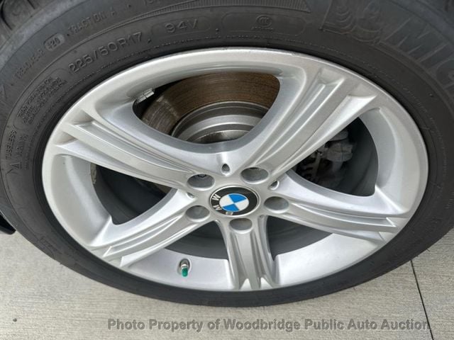 2015 BMW 3 Series 320i xDrive - 23061424 - 14