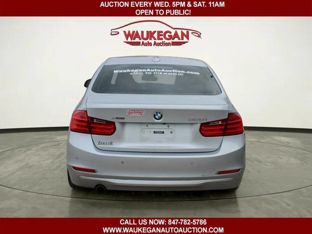 2015 BMW 3 Series 320i xDrive - 23026759 - 3