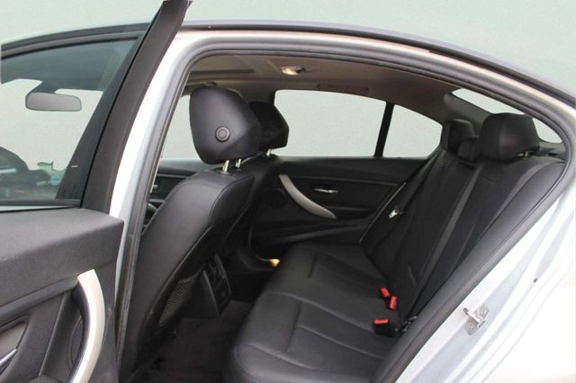 2015 BMW 3 Series 320i xDrive - 23026759 - 5