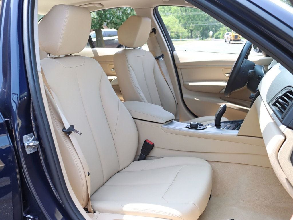 2015 BMW 3 Series 320i xDrive - 22869718 - 19