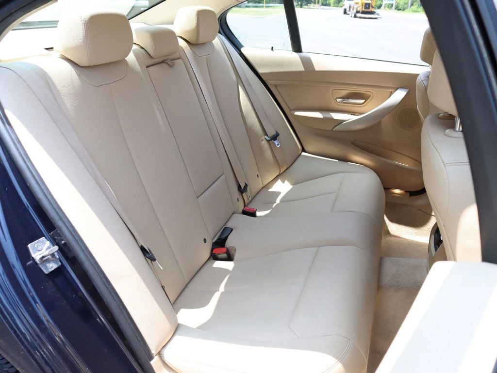 2015 BMW 3 Series 320i xDrive - 22869718 - 21