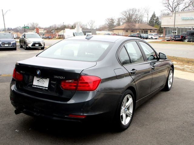 2015 BMW 3 Series 320i photo 8