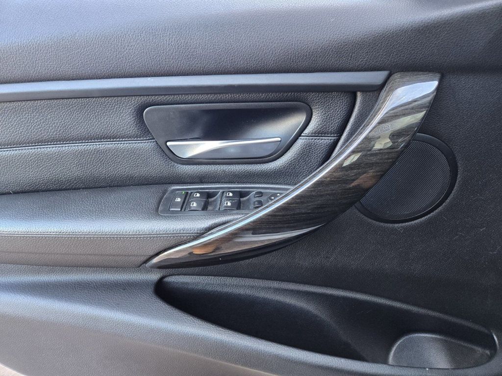 2015 BMW 3 Series 328i - 22948792 - 14