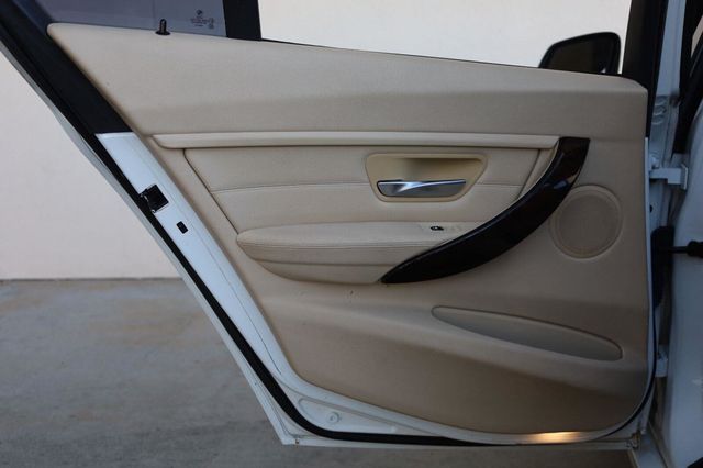 2015 BMW 3 Series 328i - 23093845 - 18