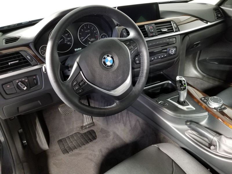 2015 BMW 3 Series 328i xDrive - 18323492 - 31