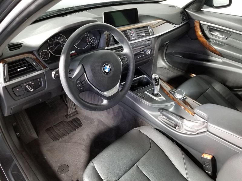 2015 BMW 3 Series 328i xDrive - 18323492 - 6