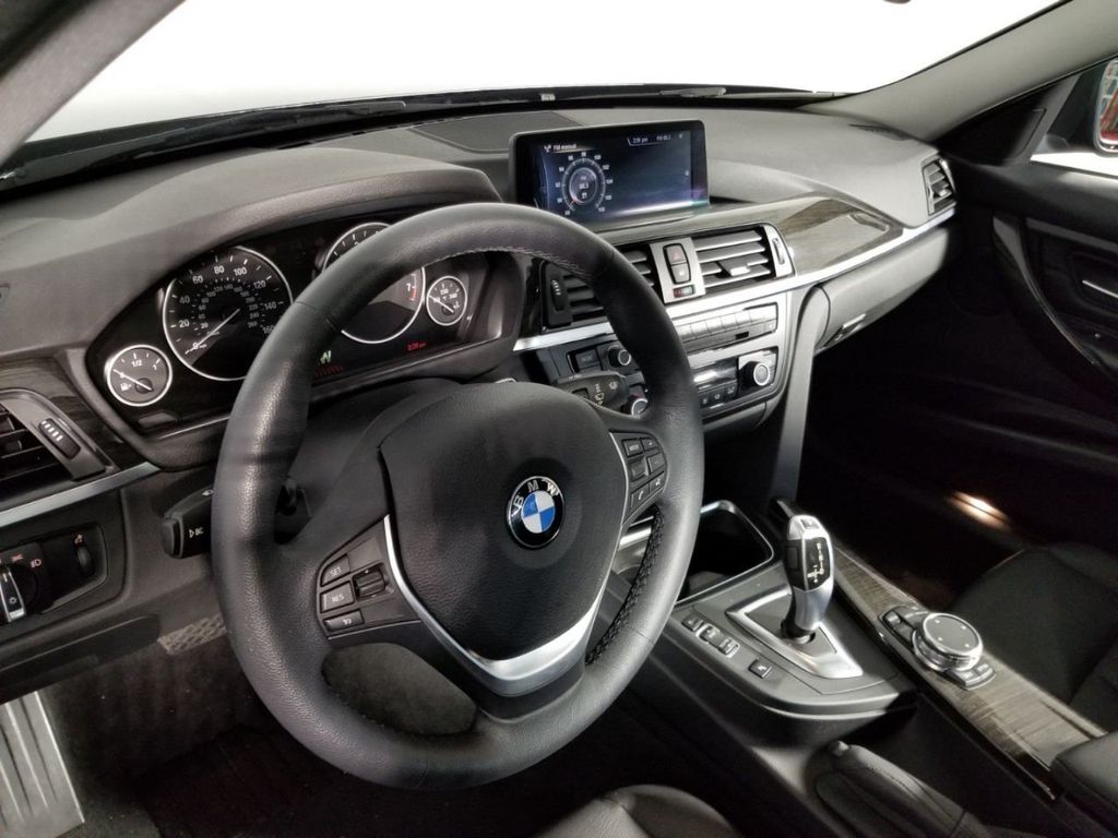 2015 BMW 3 Series 328i xDrive - 18323540 - 23