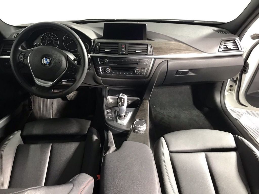 2015 BMW 3 Series 328i xDrive - 18323543 - 21