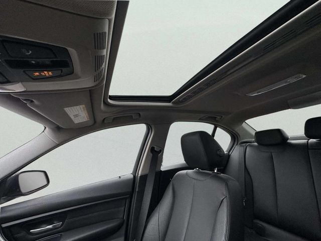 2015 BMW 3 Series 328i xDrive - 22988610 - 31