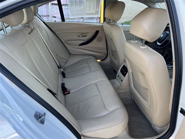 2015 BMW 3 Series 328i xDrive - 22949324 - 14