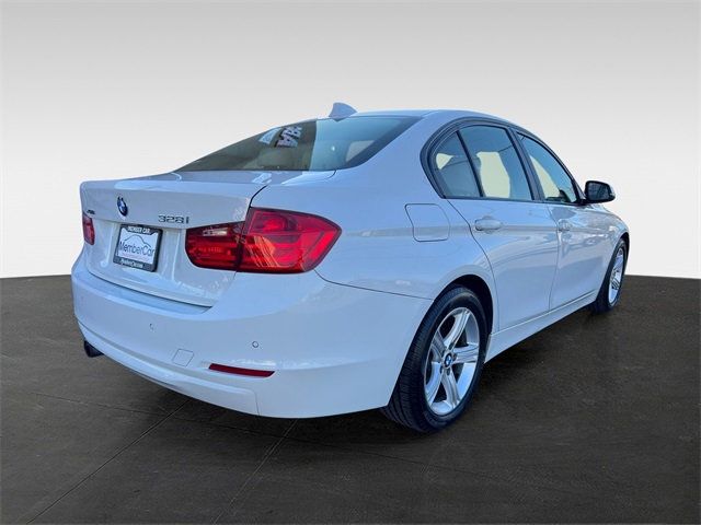 2015 BMW 3 Series 328i xDrive - 22949324 - 4