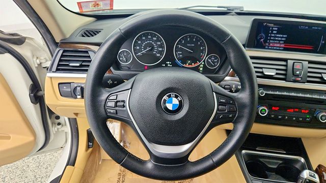 2015 BMW 3 Series 4dr Sdn 328i xDrive AWD w/ Moonroof, Touchpad Nav & Heated Seats - 23003323 - 13
