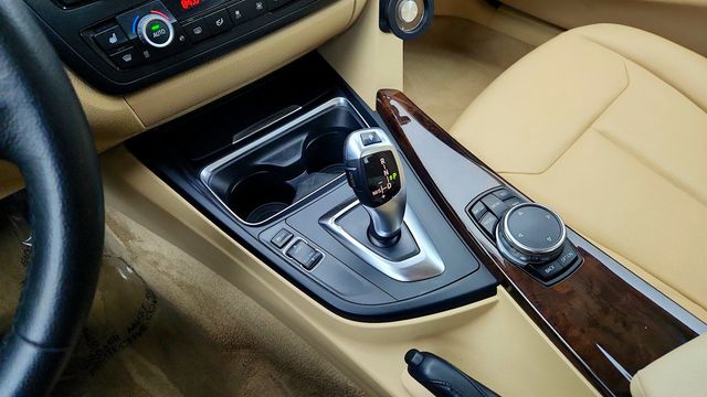 2015 BMW 3 Series 4dr Sdn 328i xDrive AWD w/ Moonroof, Touchpad Nav & Heated Seats - 23003323 - 16