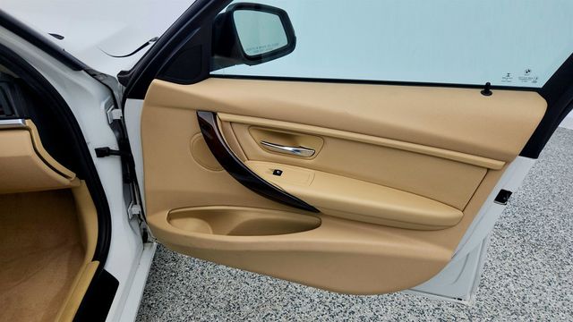 2015 BMW 3 Series 4dr Sdn 328i xDrive AWD w/ Moonroof, Touchpad Nav & Heated Seats - 23003323 - 26