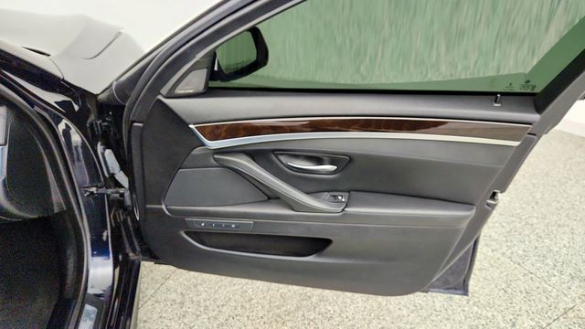 2015 BMW 5 Series 4dr Sdn 550i xDrive M Sport w/ Executive & Luxury Seating Pkgs - 23099045 - 26
