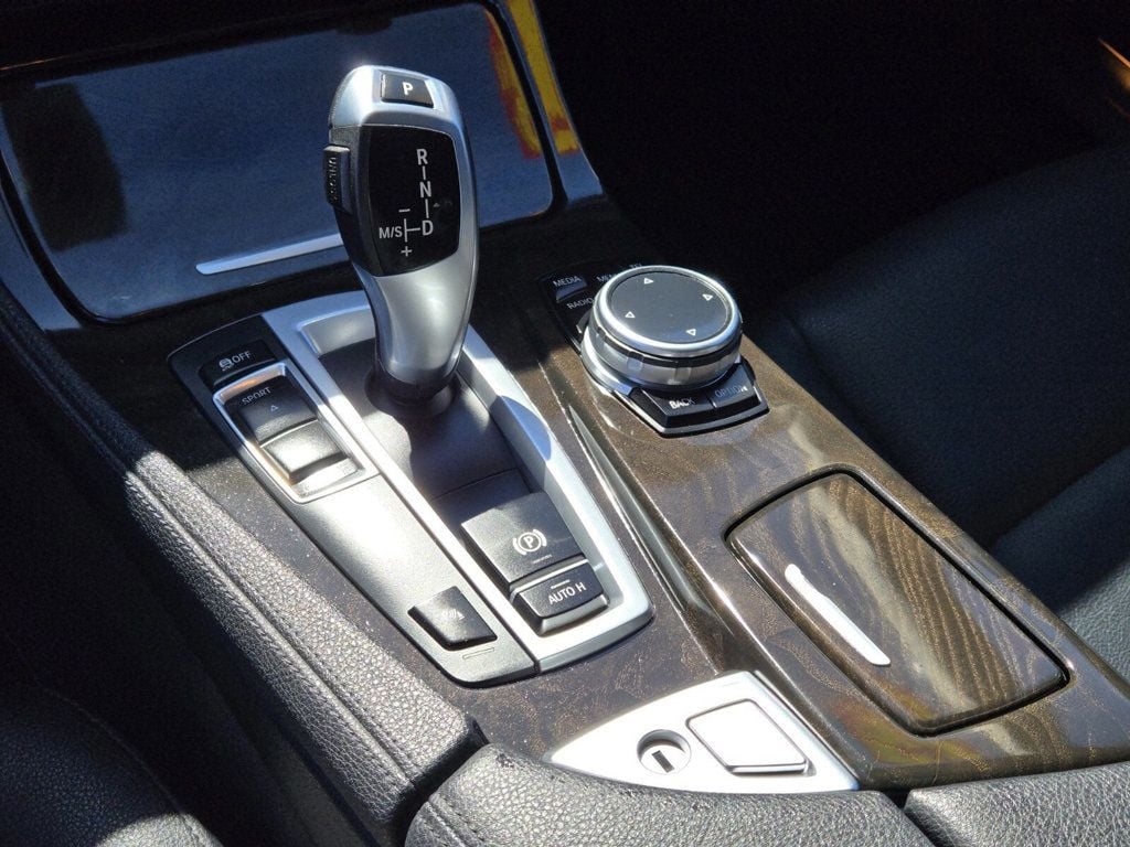 2015 BMW 5 Series 528i - 22926457 - 19