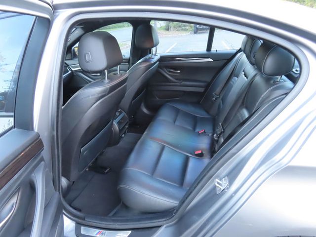2015 BMW 5 Series 528i - 23095540 - 32