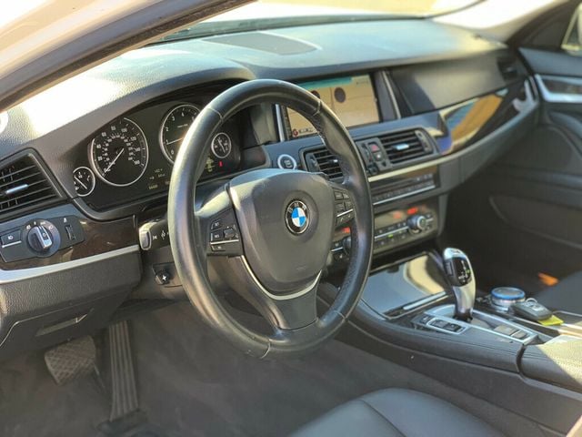 2015 BMW 5 Series 528i photo 14