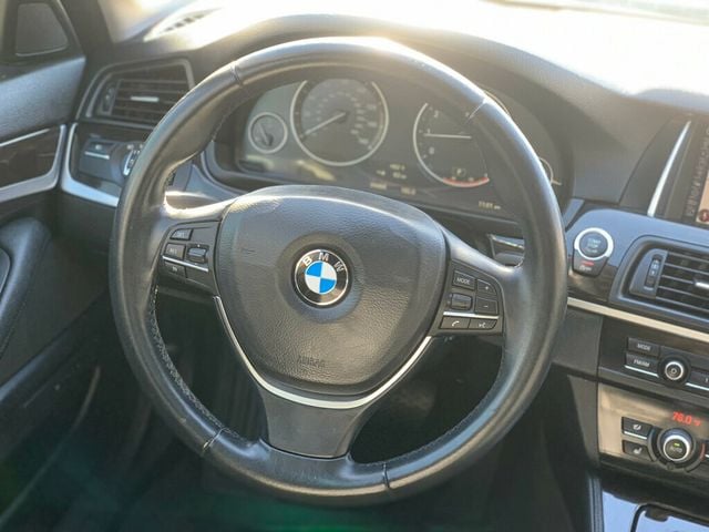 2015 BMW 5 Series 528i photo 40