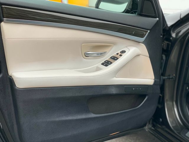 2015 BMW 5 Series 528i - 22929590 - 16