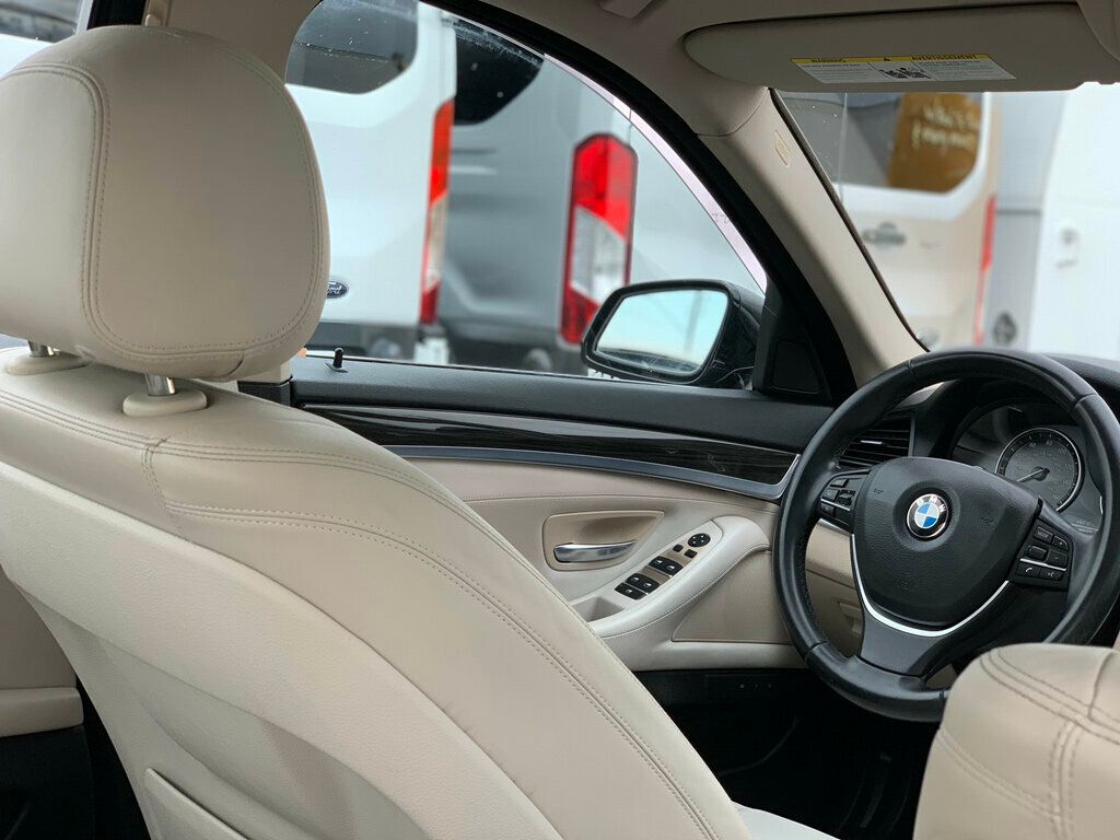 2015 BMW 5 Series 528i - 22929590 - 30