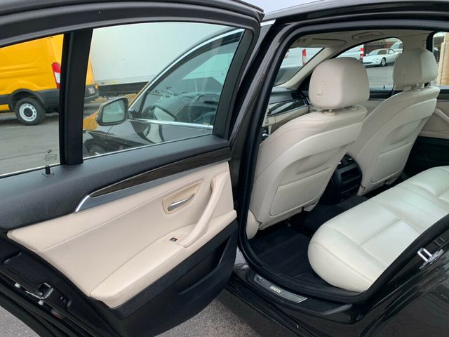 2015 BMW 5 Series 528i - 22929590 - 31