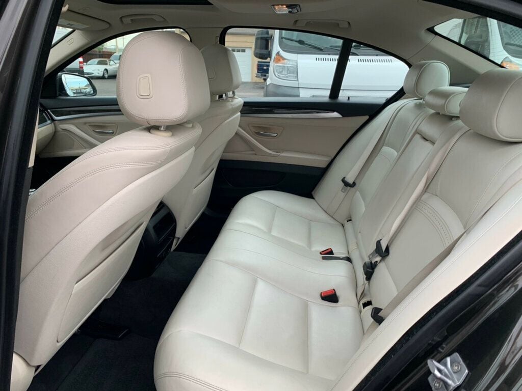 2015 BMW 5 Series 528i - 22929590 - 32