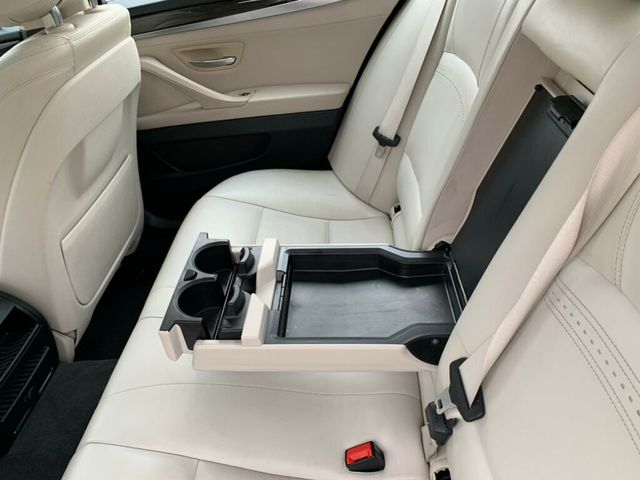 2015 BMW 5 Series 528i - 22929590 - 34
