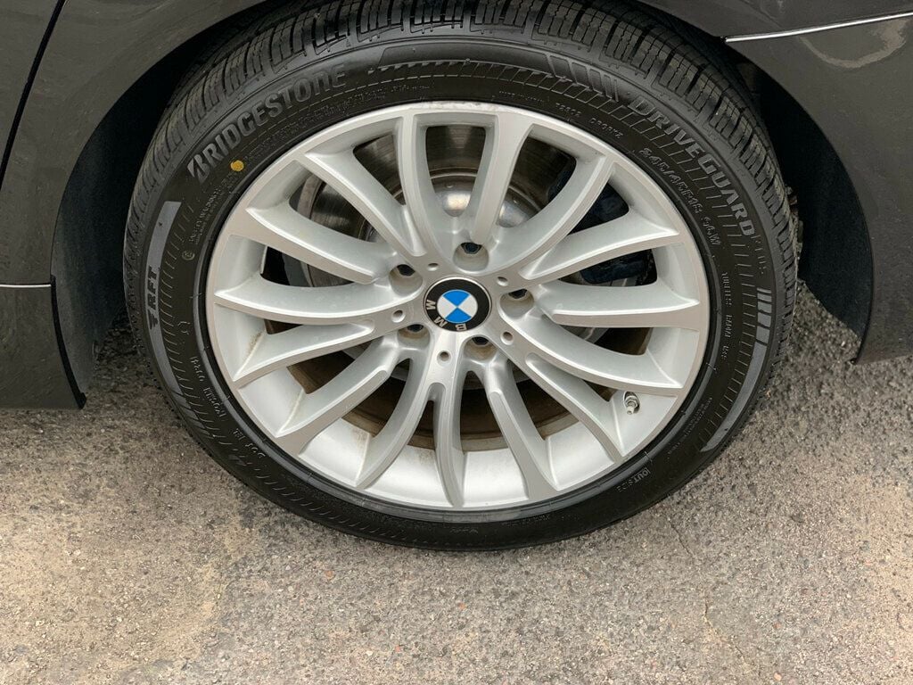 2015 BMW 5 Series 528i - 22929590 - 36