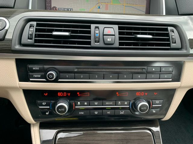 2015 BMW 5 Series 528i - 22929590 - 43