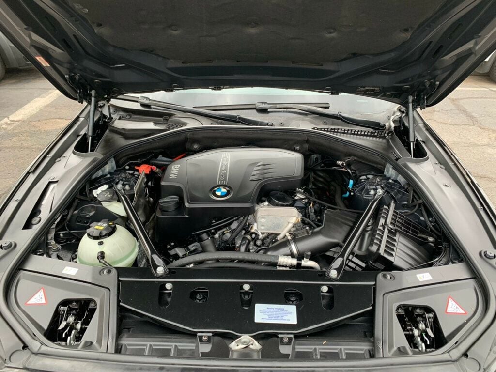 2015 BMW 5 Series 528i - 22929590 - 51