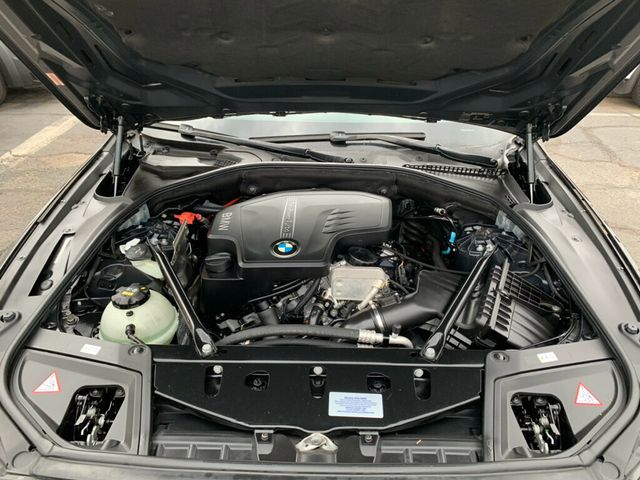 2015 BMW 5 Series 528i - 22929590 - 51