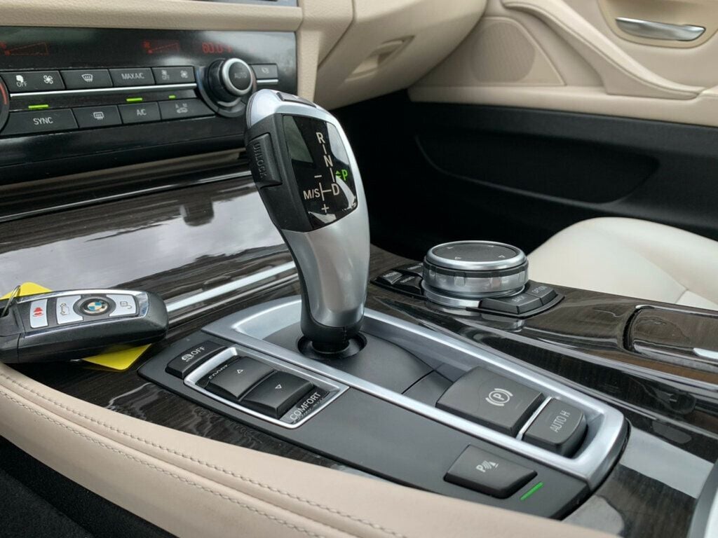 2015 BMW 5 Series 528i - 22929590 - 6