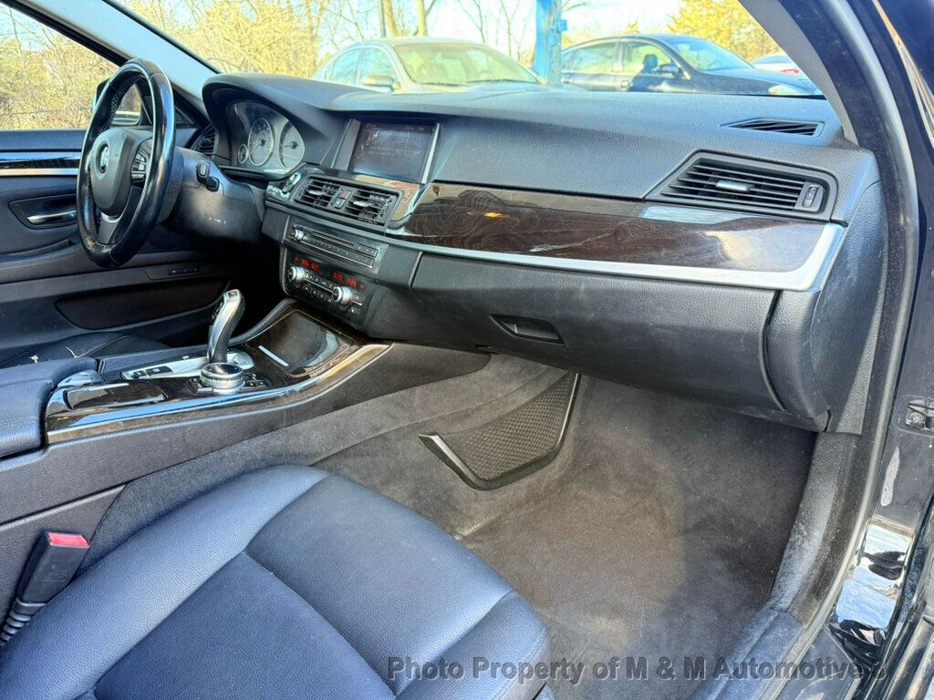 2015 BMW 5 Series 528i - 22984042 - 10