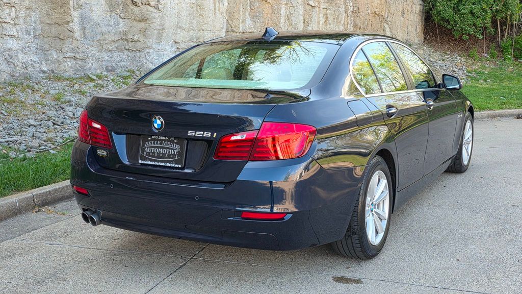 2015 BMW 5 Series 528i - 23009256 - 13