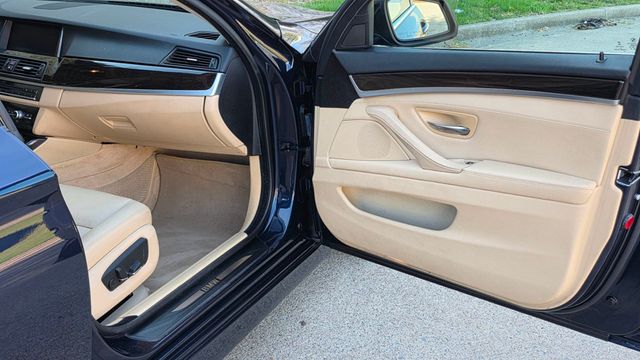 2015 BMW 5 Series 528i - 23009256 - 21