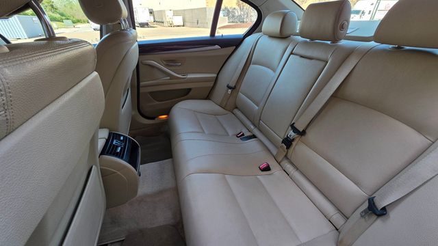 2015 BMW 5 Series 528i - 23009256 - 27