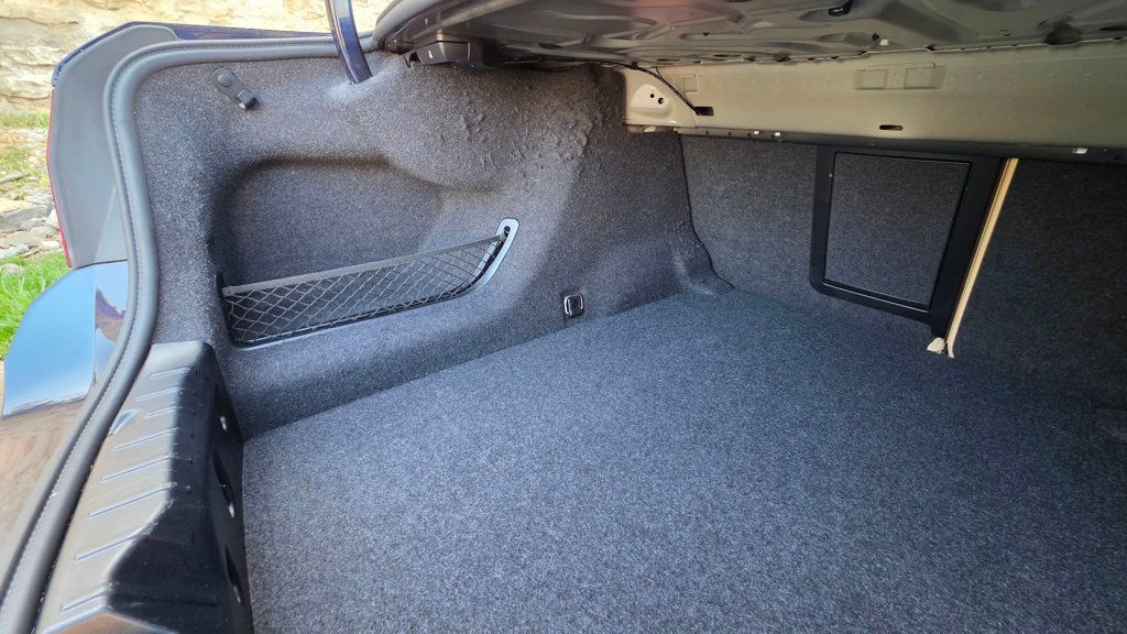 2015 BMW 5 Series 528i - 23009256 - 38