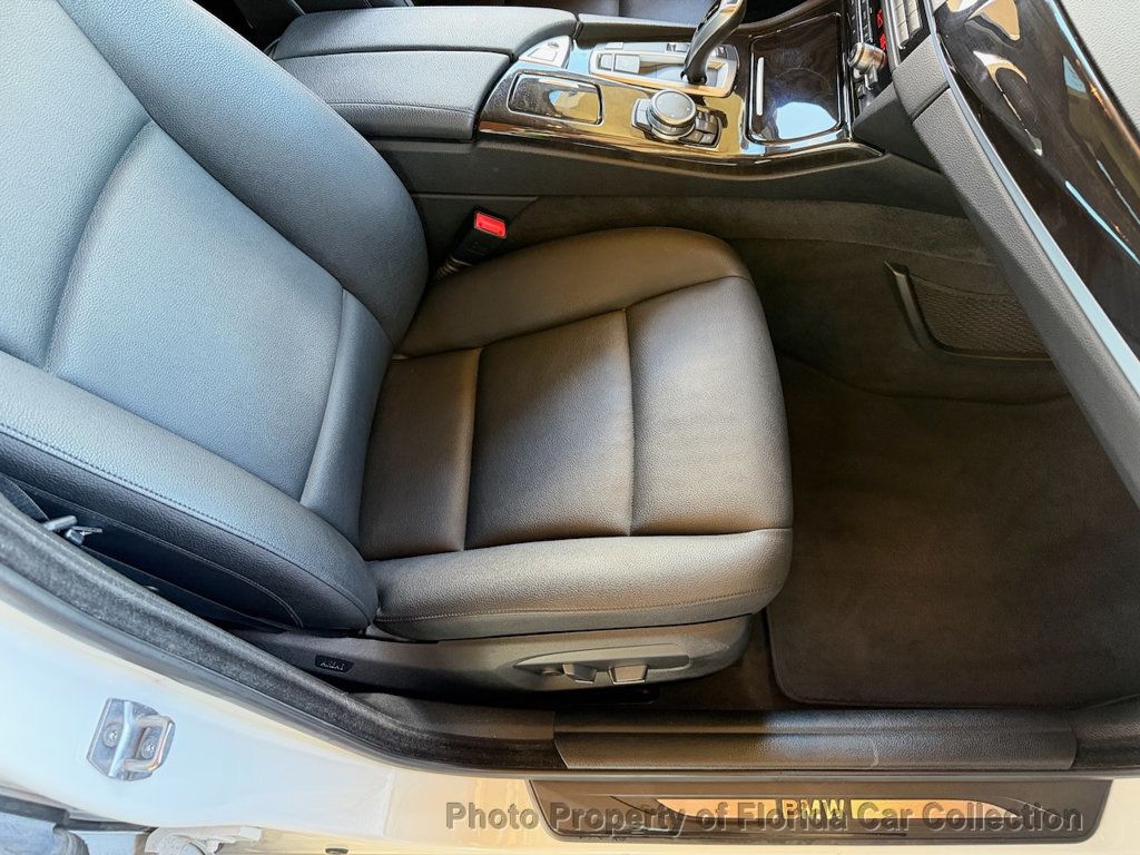 2015 BMW 5 Series 528i Sport Line RWD Sedan - 23019158 - 43