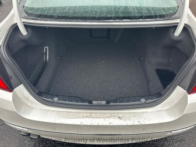 2015 BMW 5 Series 528i xDrive - 22993995 - 11