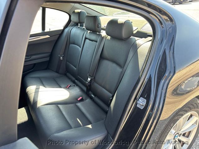 2015 BMW 5 Series 528i xDrive - 23017488 - 9