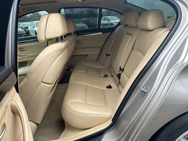 2015 BMW 5 Series 528i xDrive - 22968274 - 6