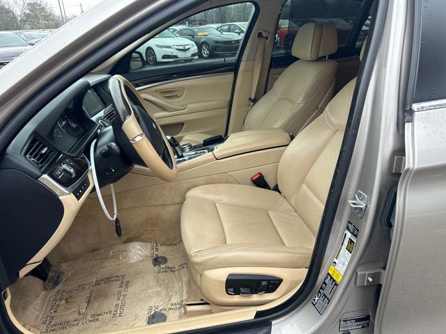 2015 BMW 5 Series 528i xDrive - 22968274 - 7